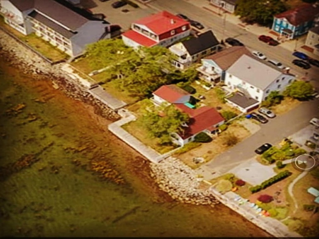 Main Bathroom Upstsirs