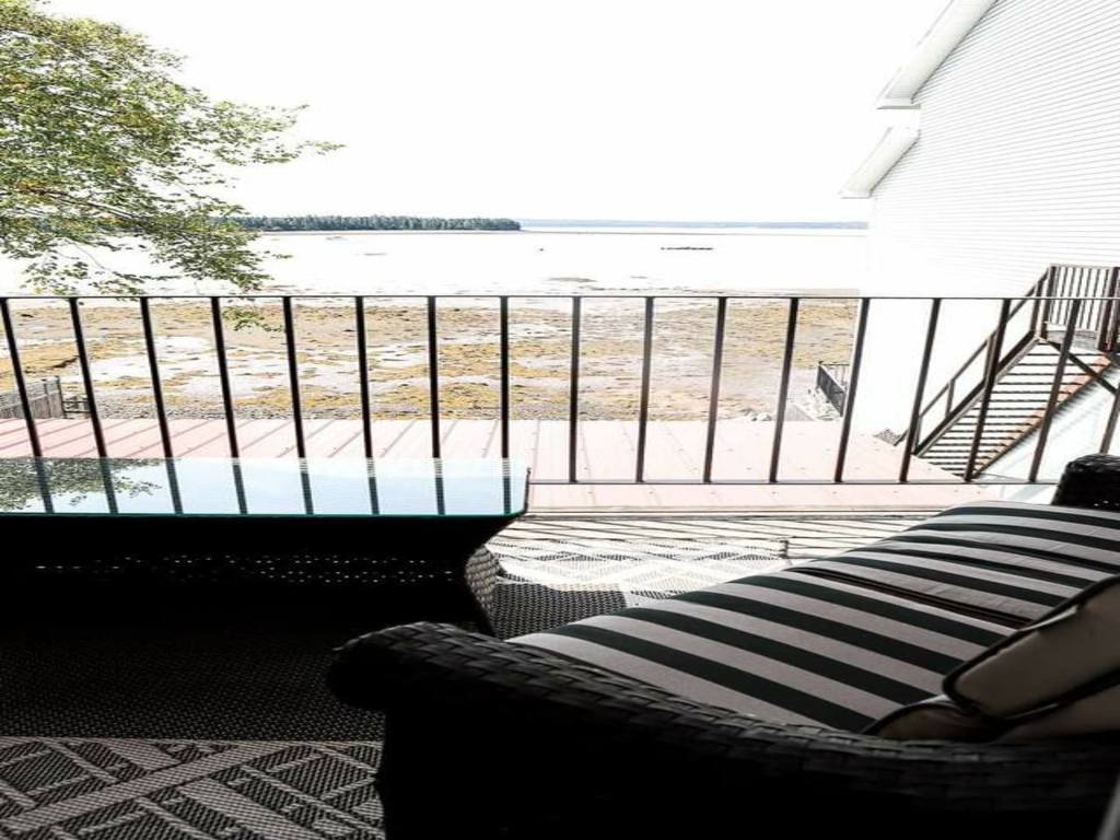 Main Bathroom Upstsirs