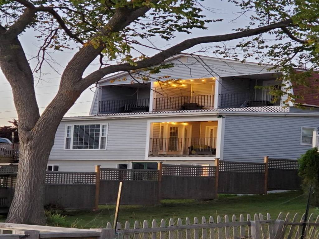 Main Bathroom Upstsirs