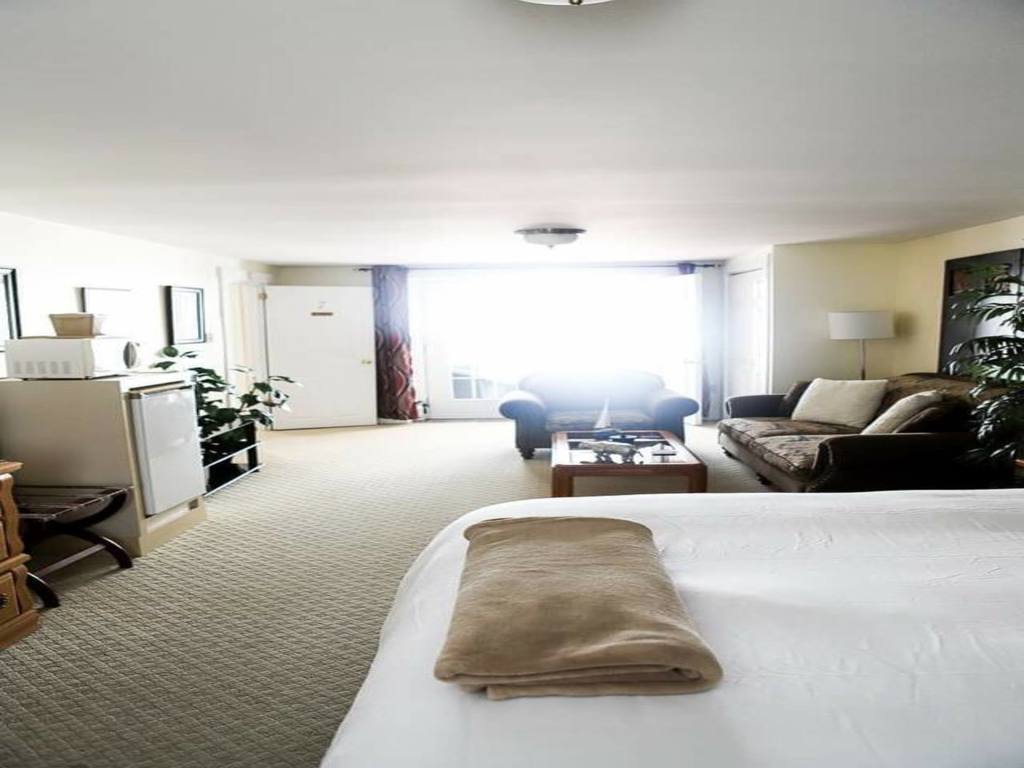 Main Bathroom Upstsirs